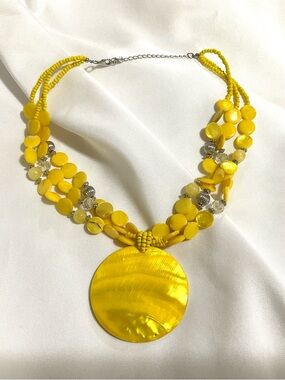 YELLOW ABALONE/GLASS NECKLACE